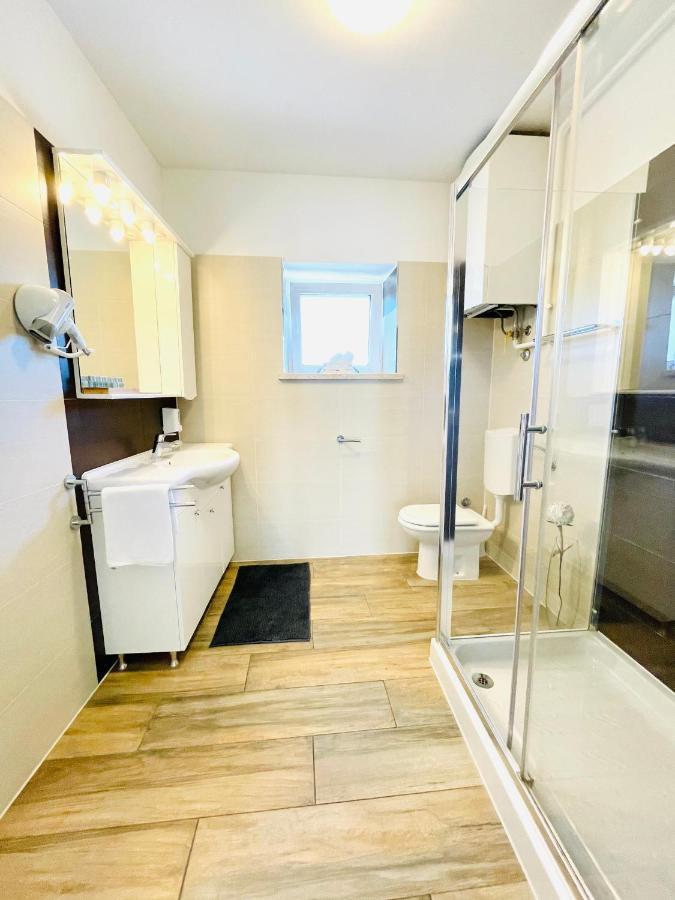פולה Apartments Nona מראה חיצוני תמונה