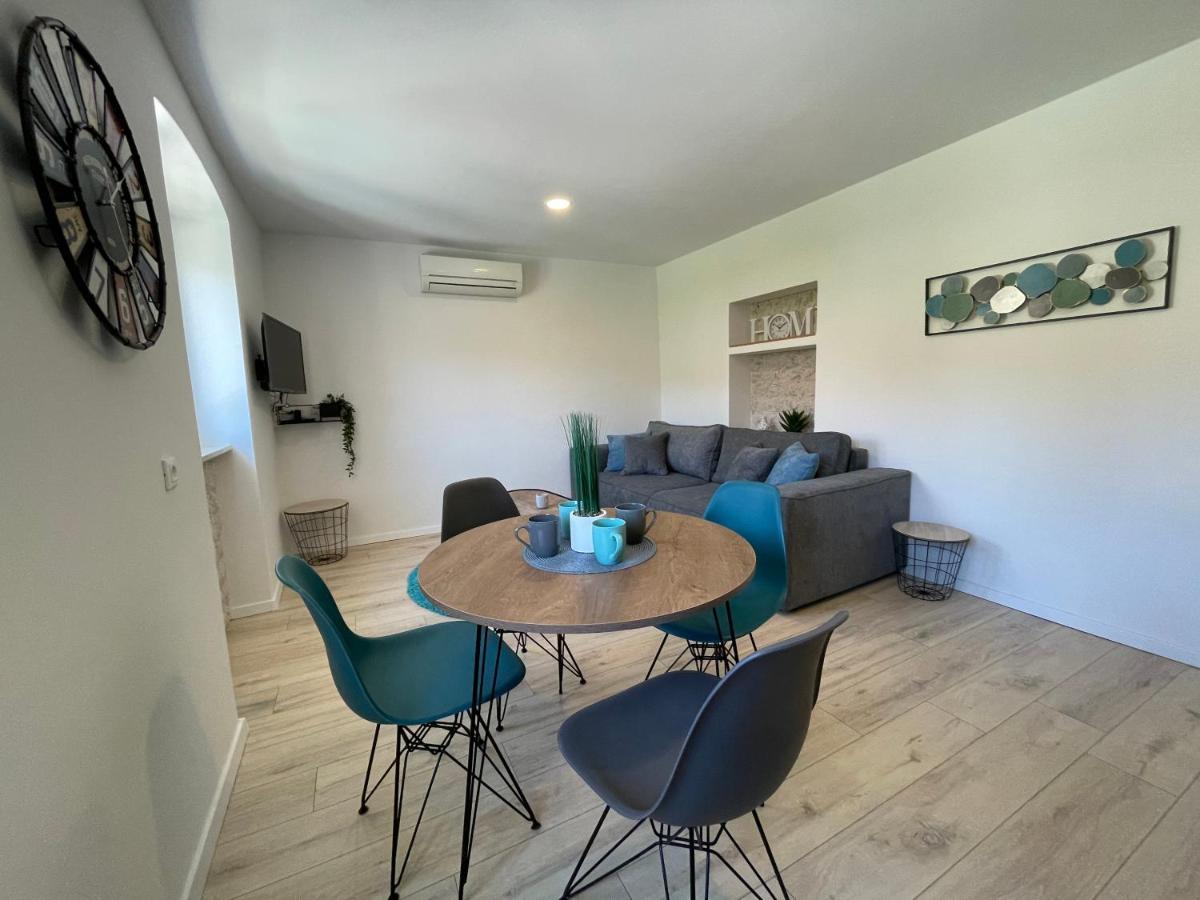 פולה Apartments Nona מראה חיצוני תמונה