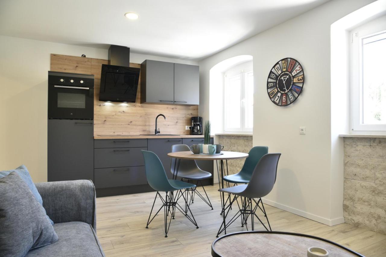 פולה Apartments Nona מראה חיצוני תמונה