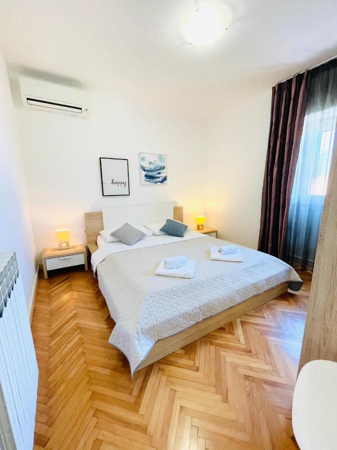 פולה Apartments Nona מראה חיצוני תמונה